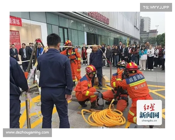 汉密尔顿上海签名会人潮涌动 商场安保升级应对突发情况 汉密尔顿上海签名会人潮涌动 商场安保升级应对突发情况
